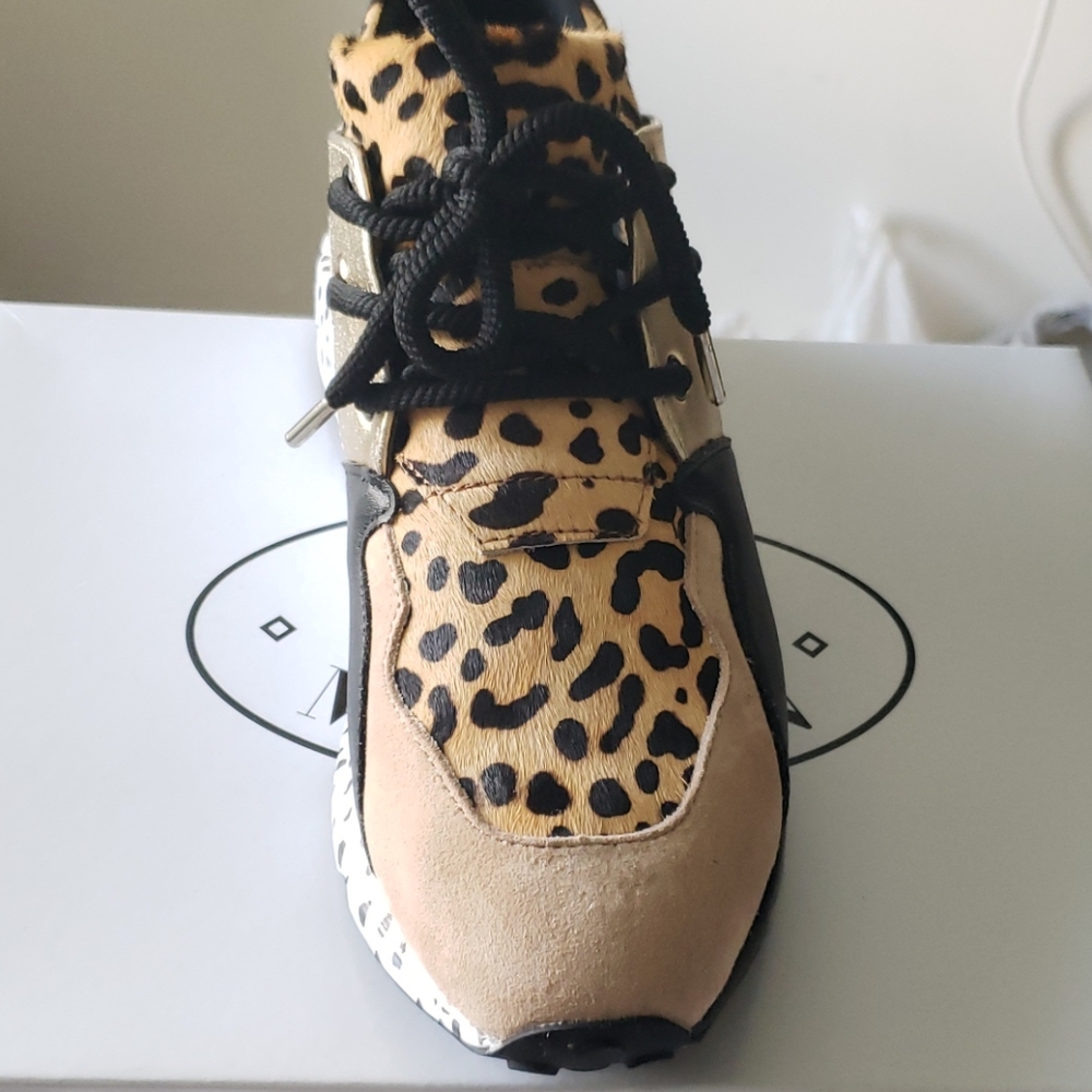 Shoes - Picture 3 of 6